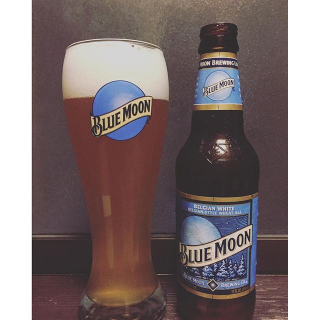 久々にブルームーン！ホントは月の綺麗な夜に飲みたいね。今夜は雨w. #beer #bluemoon #ビール #ブルームーン #ホワイトビール #moon #月 #雨