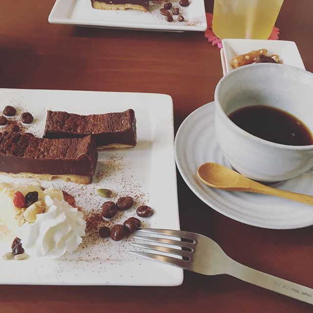 食後は、コーヒーとチョコケーキー！！#coffee #チョコケーキ